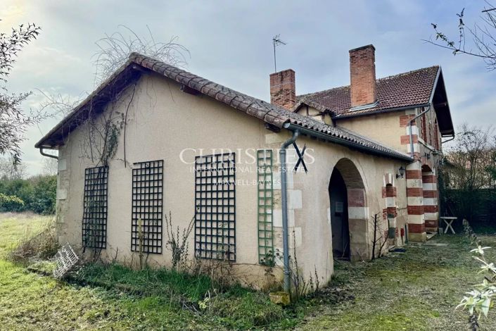 Image No.48-10 Bed House for sale