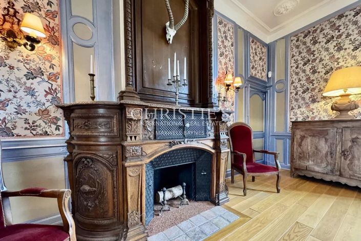 Image No.6-10 Bed House for sale