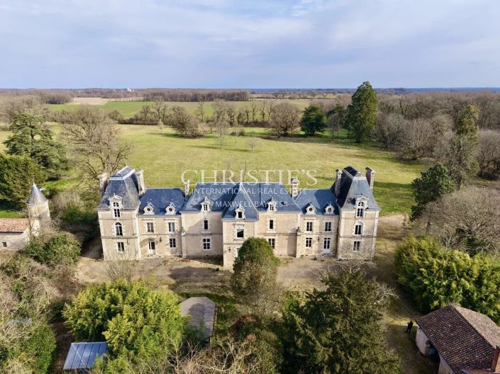 Image No.7-10 Bed House for sale