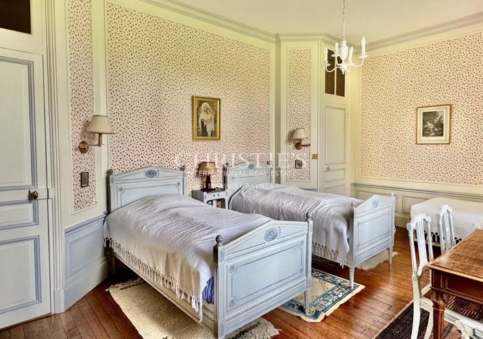 Image No.15-18 Bed House for sale