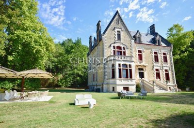 9 Bed House for sale