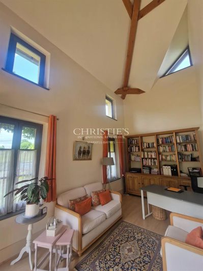 Image No.10-5 Bed House for sale