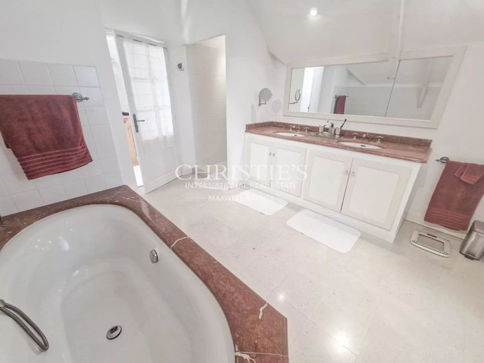 Image No.18-3 Bed House for sale