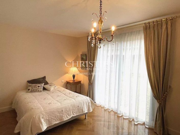 Image No.10-5 Bed House for sale