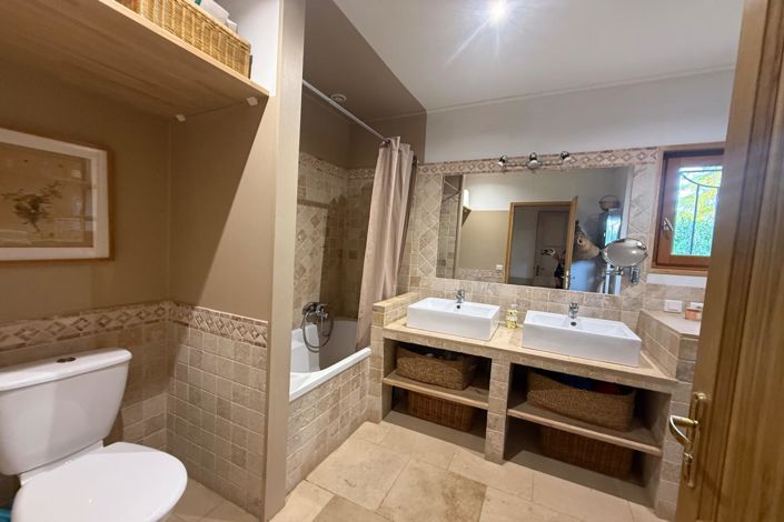 Image No.12-3 Bed House for sale