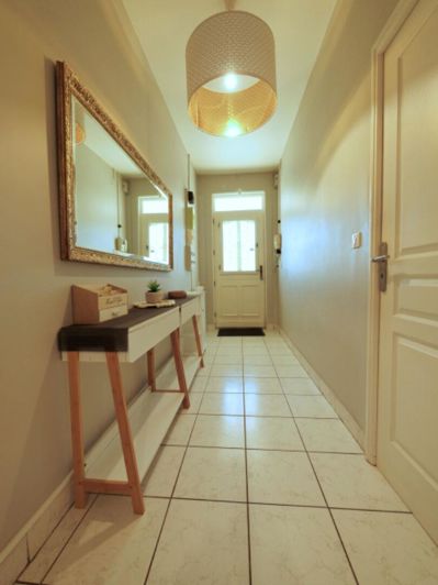 Image No.6-6 Bed House for sale