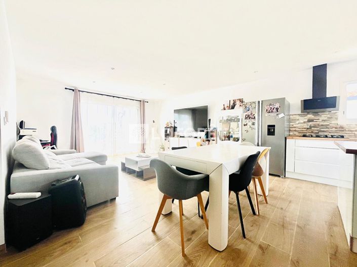 Image No.3-3 Bed House for sale