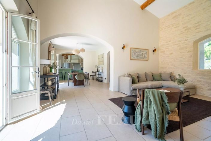 Image No.6-4 Bed House for sale