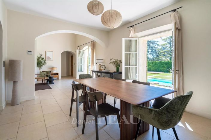 Image No.8-4 Bed House for sale