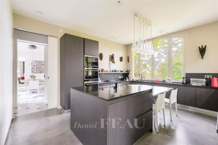 Image No.19-6 Bed House for sale