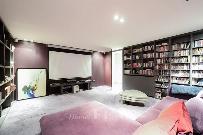 Image No.27-6 Bed House for sale