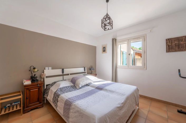 Image No.7-7 Bed House for sale