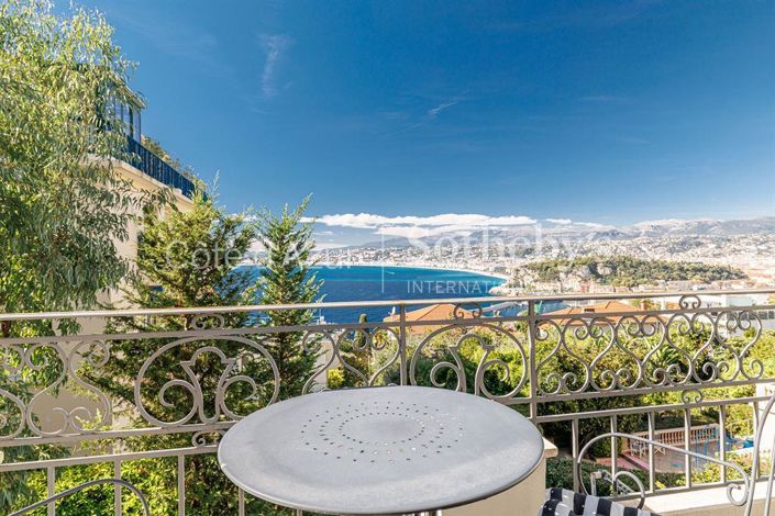 Image No.10-5 Bed Property for sale