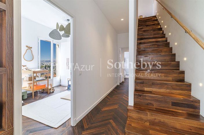 Image No.11-5 Bed Property for sale