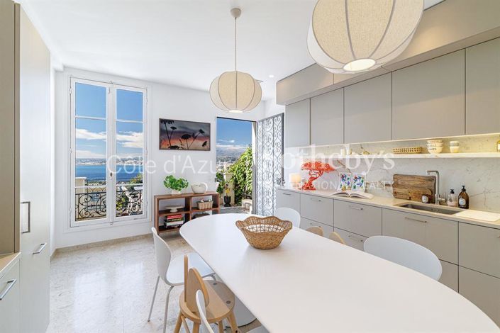 Image No.6-5 Bed Property for sale