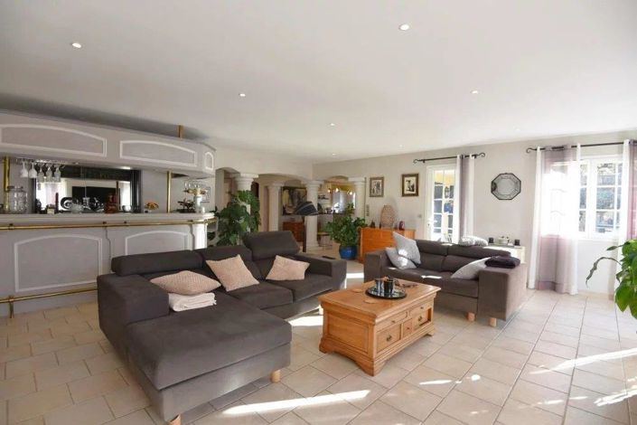 Image No.4-4 Bed House for sale