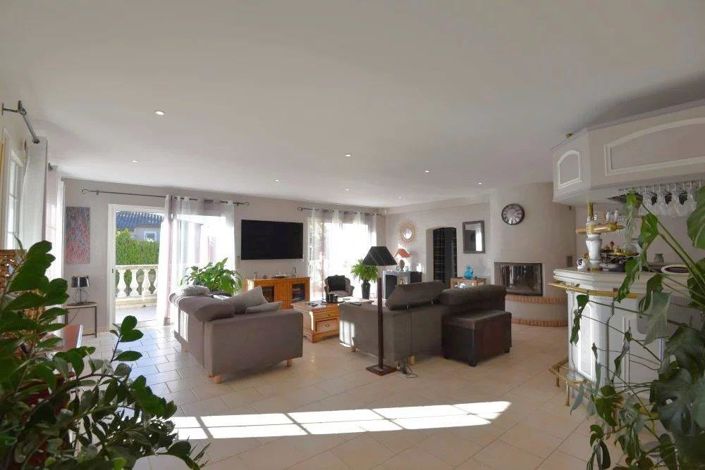 Image No.5-4 Bed House for sale