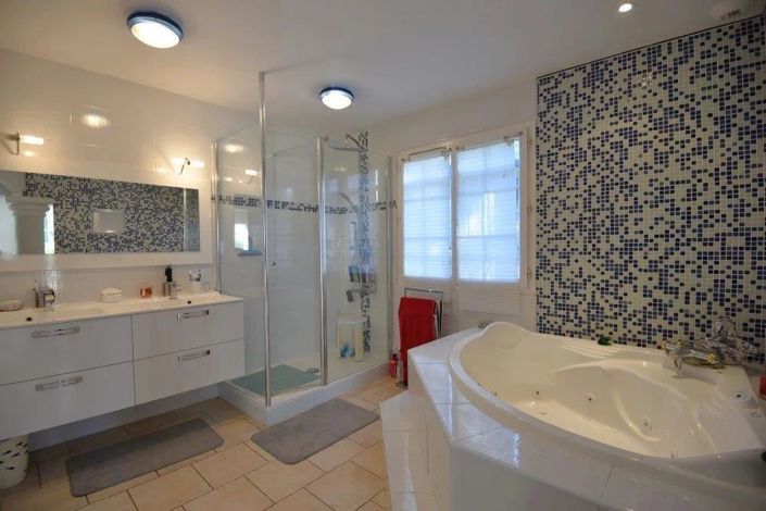 Image No.9-4 Bed House for sale