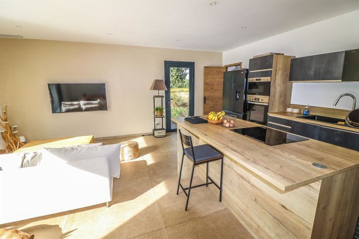 Image No.11-4 Bed House for sale