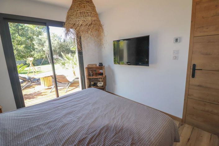 Image No.17-4 Bed House for sale