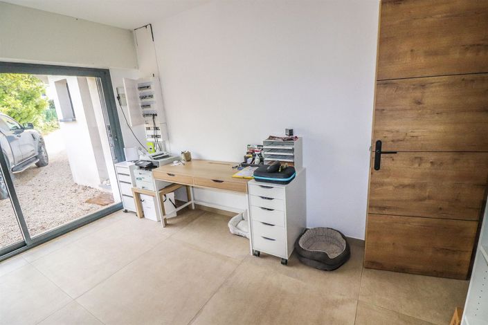 Image No.31-4 Bed House for sale