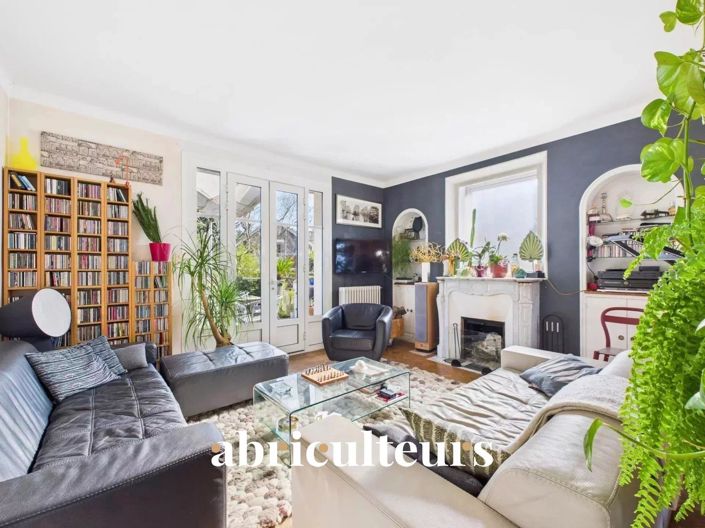 Image No.2-7 Bed House for sale