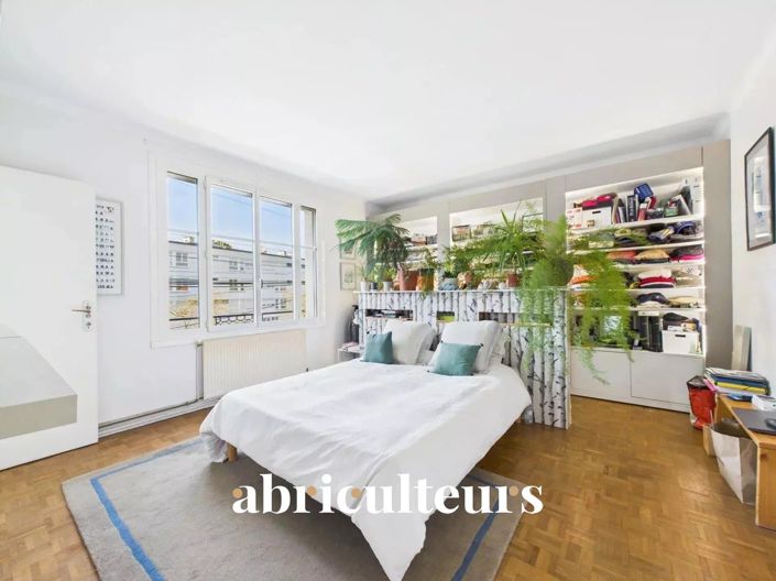 Image No.9-7 Bed House for sale