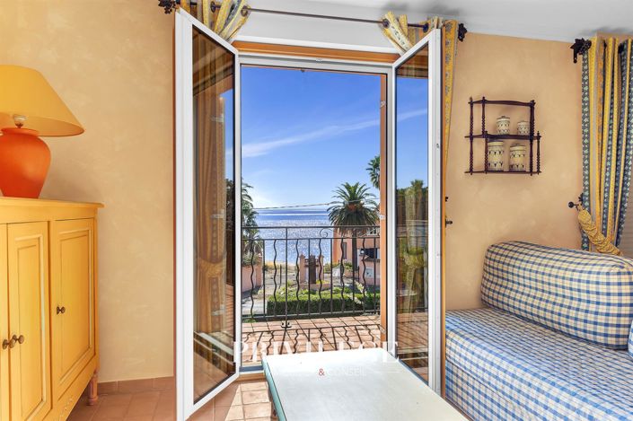 Image No.10-10 Bed House for sale