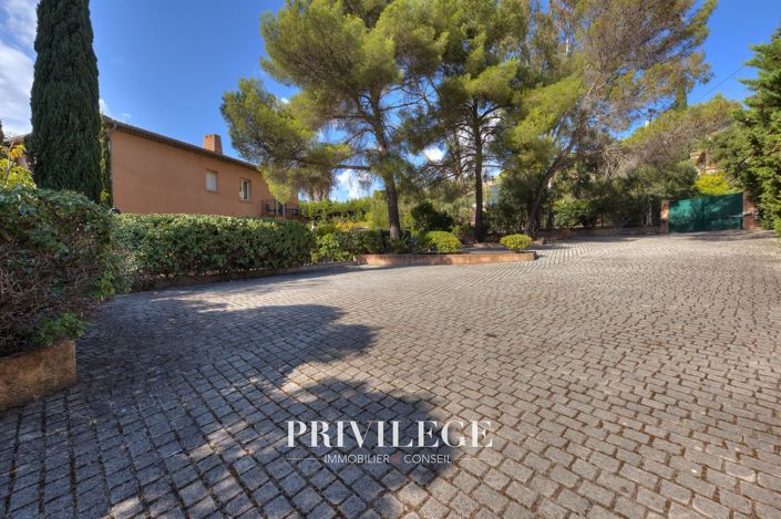 Image No.23-10 Bed House for sale