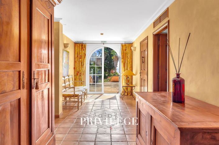 Image No.9-10 Bed House for sale