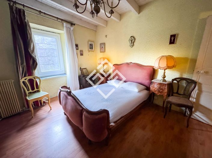 Image No.14-3 Bed House for sale