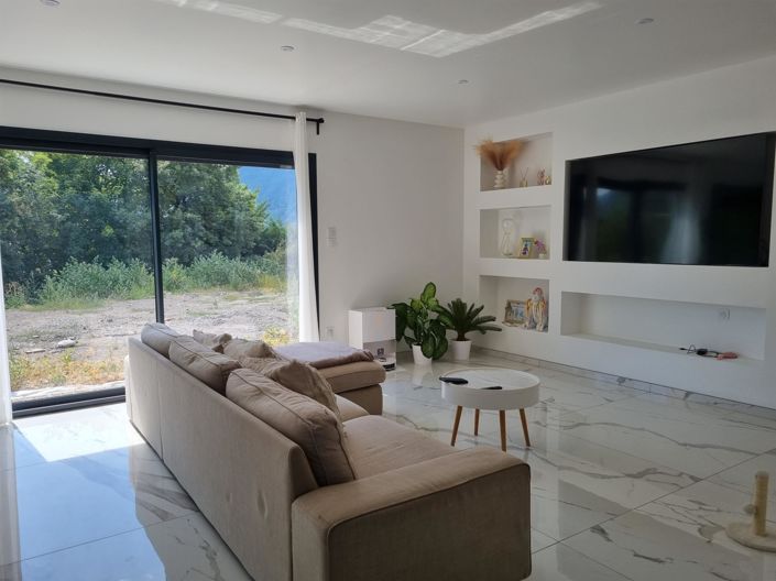 Image No.7-4 Bed House for sale