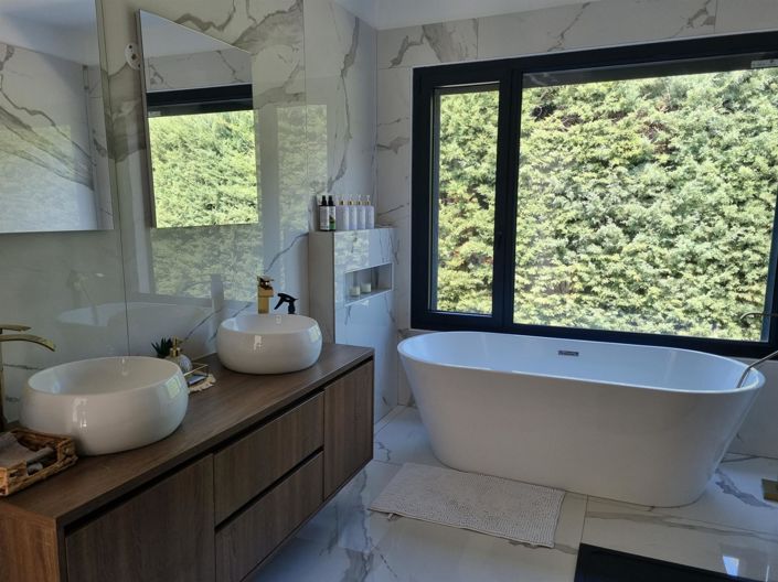 Image No.8-4 Bed House for sale