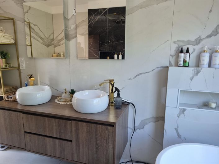 Image No.9-4 Bed House for sale