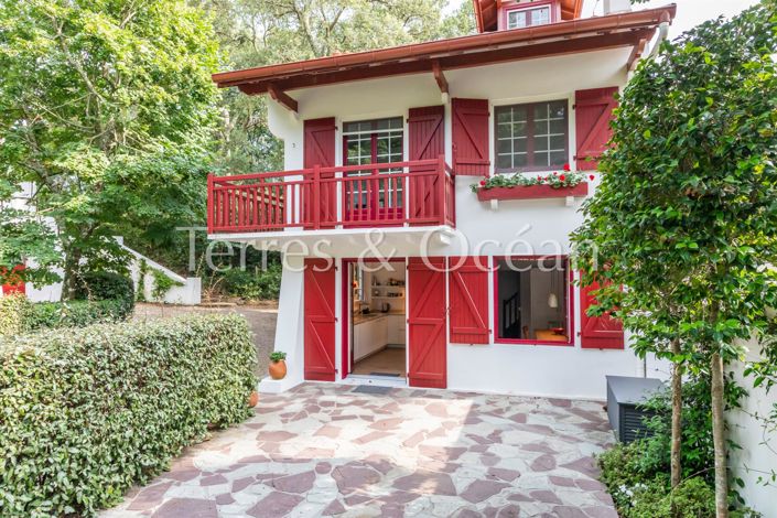 Image No.14-8 Bed House for sale