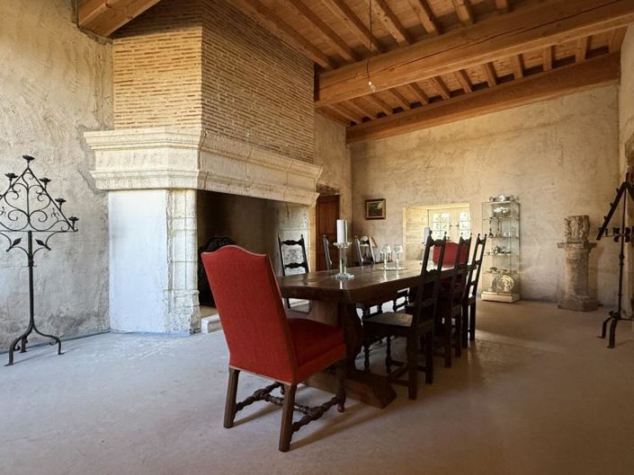 Image No.10-2 Bed Property for sale