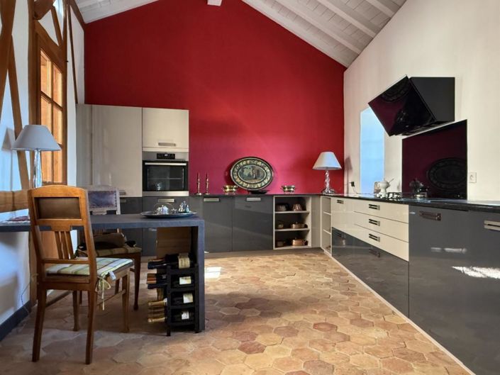 Image No.12-2 Bed Property for sale