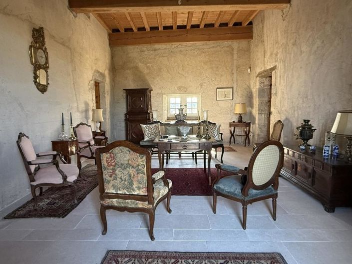 Image No.5-2 Bed Property for sale