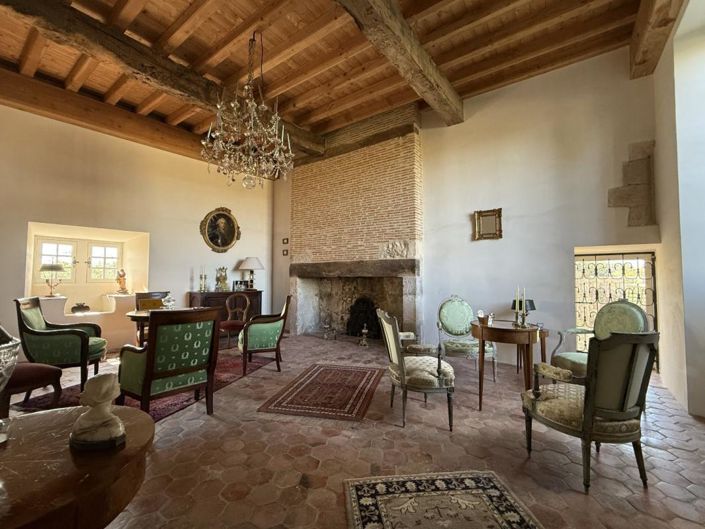 Image No.8-2 Bed Property for sale