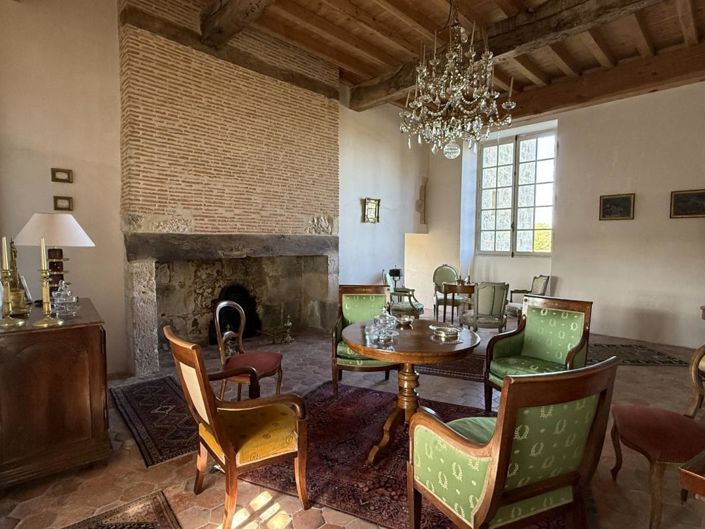 Image No.9-2 Bed Property for sale