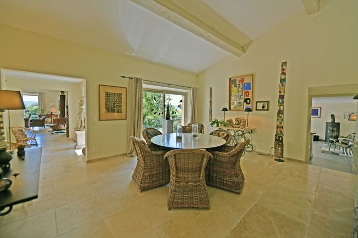 Image No.6-5 Bed House for sale