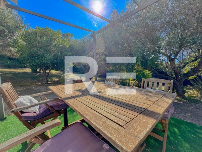 Image No.11-3 Bed House for sale