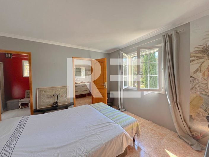 Image No.9-3 Bed House for sale