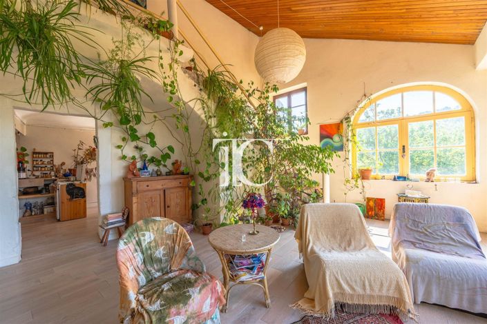 Image No.18-4 Bed House for sale