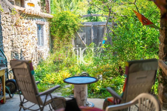 Image No.2-4 Bed House for sale