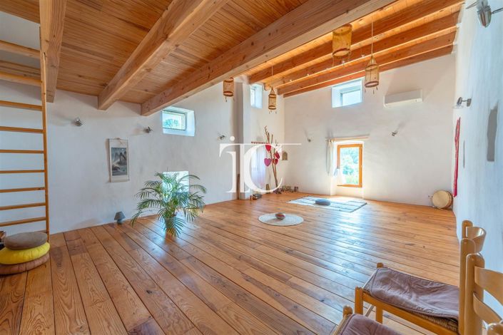 Image No.9-4 Bed House for sale