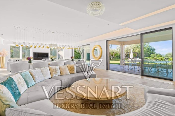 Image No.5-6 Bed House for sale