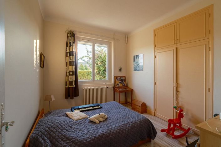 Image No.11-6 Bed House for sale