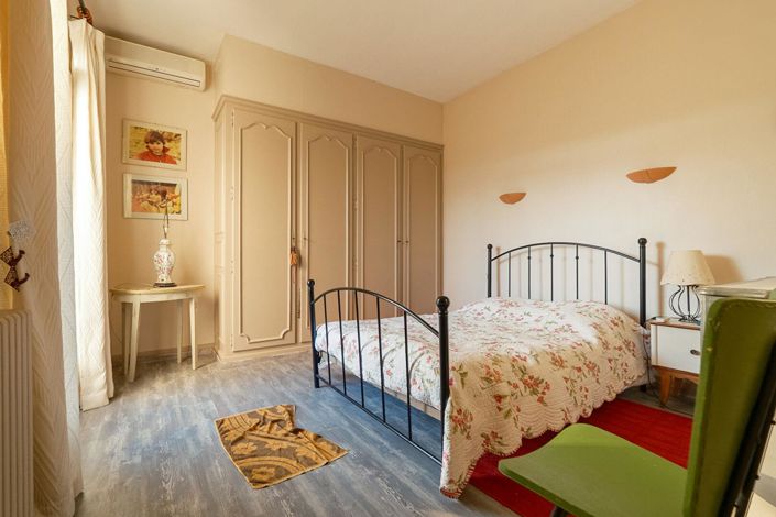 Image No.15-6 Bed House for sale