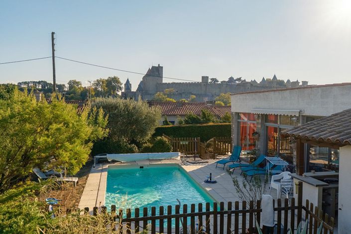 Image No.2-6 Bed House for sale